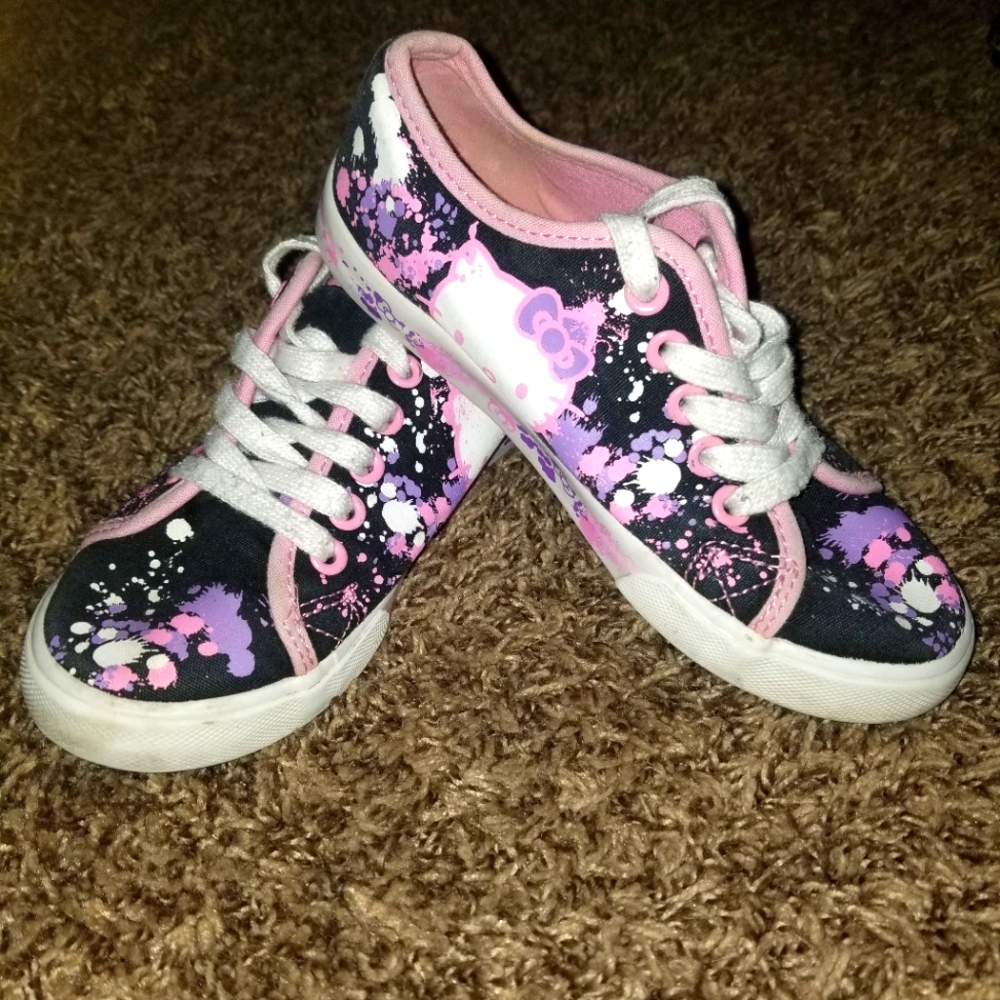 Girls hello kitty converse shoes